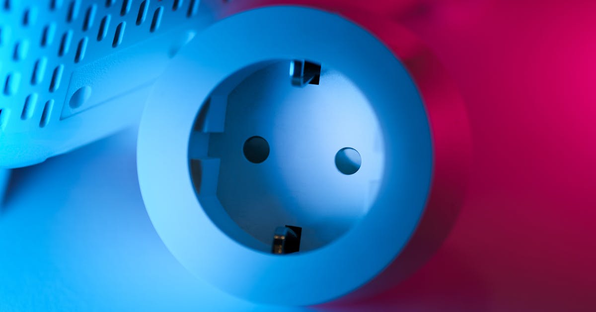 How a Smart Home Reduces Your Electric Bill in Panama